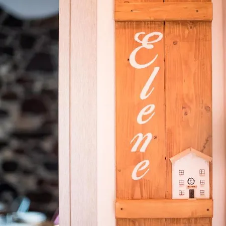 In Dommo De Tziu Franziscu E De Tzia Elene Semesterbostad Orosei